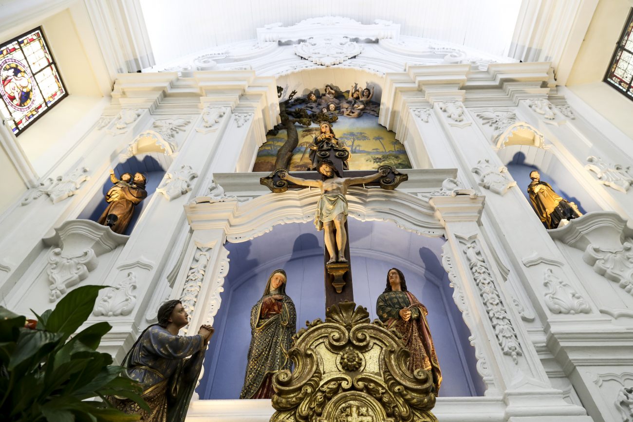 Na última fase da obra, imagens sacras ainda precisam ser restauradas - Anderson Coelho/ND