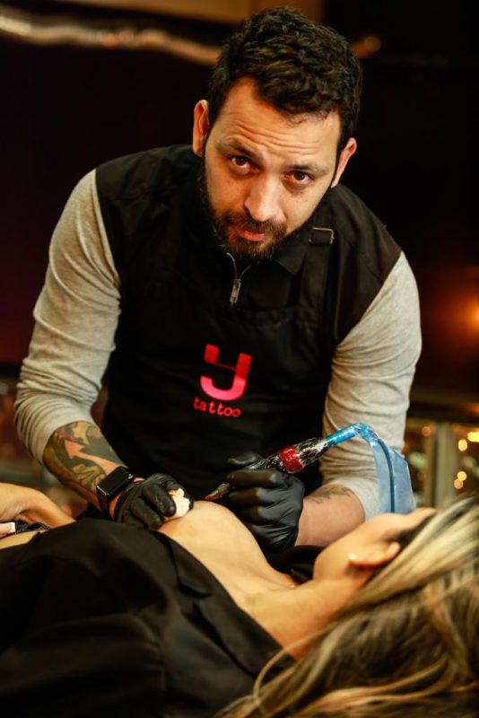 Yurgan Barret – – Tatuador