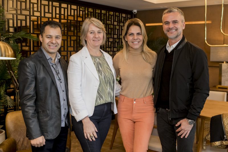 Rogério Lemos e Katy Zinke, com a Adri Tiezzi e Marco Antônio Medeiros – Créditos: Fernando Willadino/ND