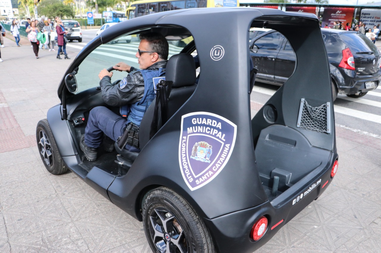 Guarda Municipal De Florianópolis Testa Carro Elétrico Em Rondas Nd Mais