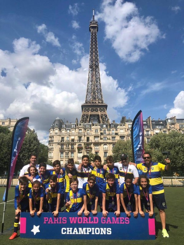 Nati batendo um bolão em Paris – Fabiano Linhares/divulgação