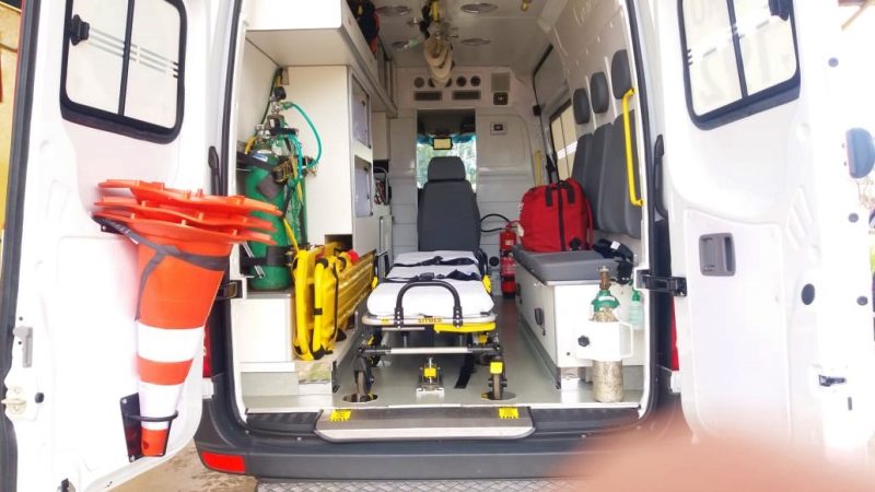 Interior de ambulância do SAMU