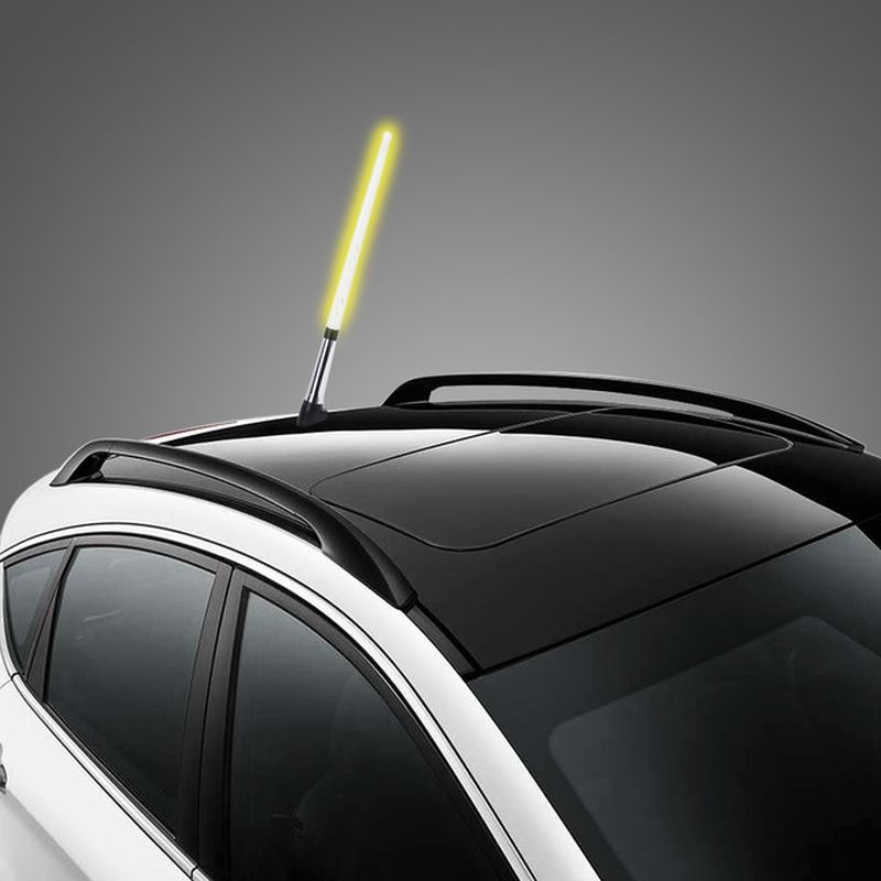 Além de deixar o veículo com uma espécie de sabre de luz em miniatura, não tem utilidade alguma - Foto: Reprodução/AliExpress - Foto: Reprodução/AliExpress/Garagem 360/ND