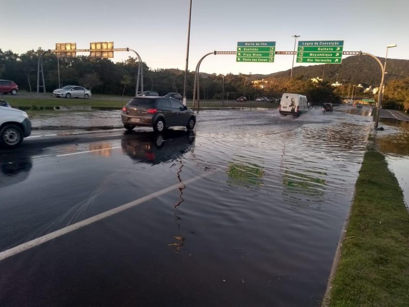 Trânsito é complicado na avenida da Saudade – PMF/Divulgação