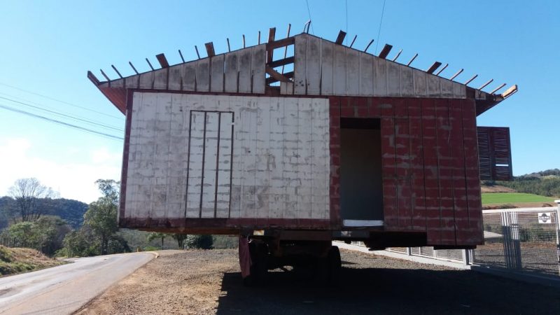 Casa de madeira transportada de forma irregular no Oeste de Santa Catarina – Divulgação PRM/ND