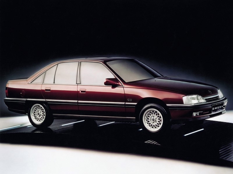 Chevrolet Omega: carro mais moderno da época, o sucessor do Opala era sinônimo de veículo luxoso em 1994 - Foto: Divulgação - Foto: Divulgação/Garagem 360/ND