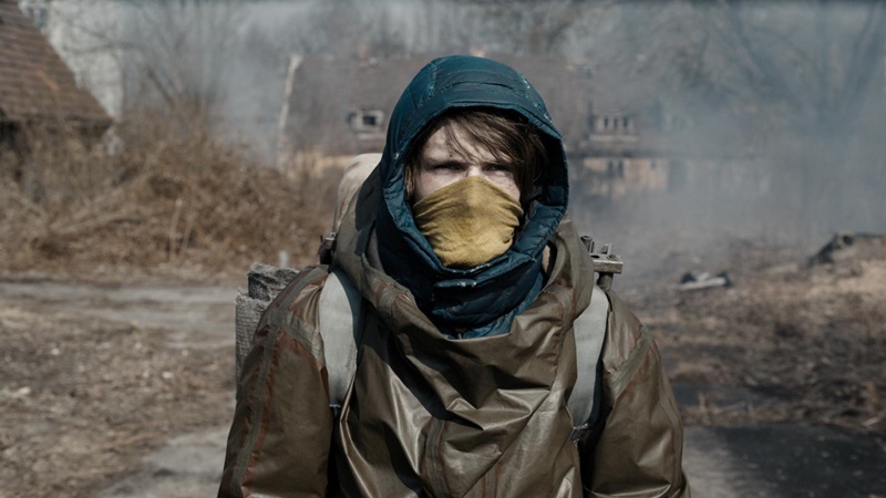 Dark (2019) - duas temporadas. Quatro famílias iniciam uma desesperada busca por respostas quando uma criança desaparece e um complexo mistério envolvendo três gerações começa a se revelar. - Divulgação/33Giga/ND