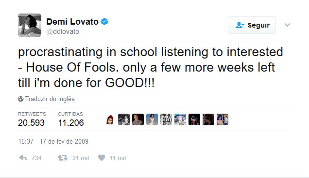 Demi Lovato – 17 de fevereiro de 2009: "procrastinando na escola ouvindo o que interessa – House of Fools. faltam apenas mais algumas semanas até acabar de vez!!!" - Crédito: Reprodução Twitter /33Giga/ND
