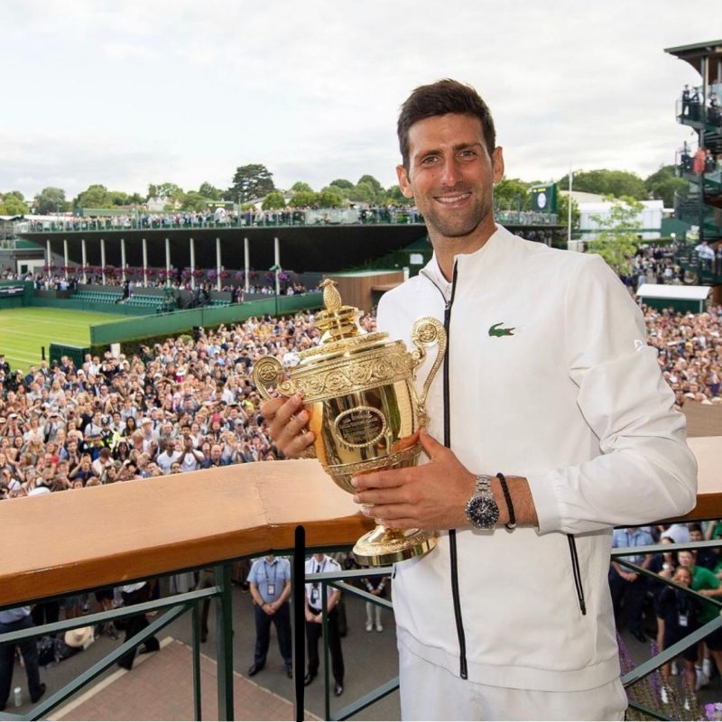 Novak Djokovic conquistou o quinto trof&eacute;u de Wimbledon neste domingo ap&oacute;s bater Roger Federer – Instagram/Divulga&ccedil;&atilde;o