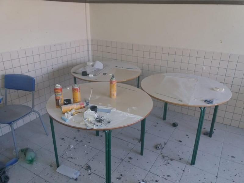 Fogo teria começado quando alunos faziam maquetes de isopor e espuma expansiva – CBMSC/Divulgação