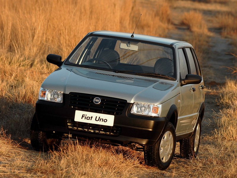 Fiat Uno: a primeira geração do hatch ficou famosa por sua robustez e mecânica simples. Foi produzido no Brasil entre 1984 e 2013 - Foto: Divulgação - Foto: Divulgação/Garagem 360/ND
