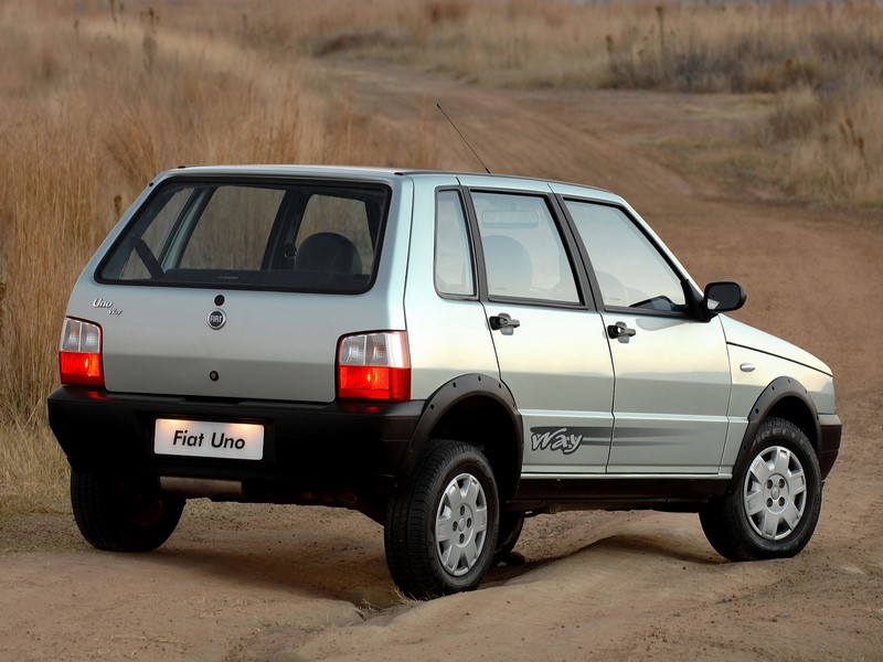 Fiat Uno: a primeira geração do hatch ficou famosa por sua robustez e mecânica simples. Foi produzido no Brasil entre 1984 e 2013 - Foto: Divulgação - Foto: Divulgação/Garagem 360/ND