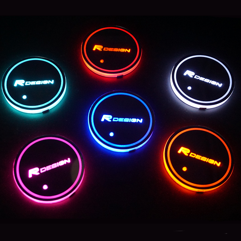 Outro acessório polêmico, este item deixa o porta-copos iluminado - Foto: Divulgação - Foto: Divulgação/Garagem 360/ND