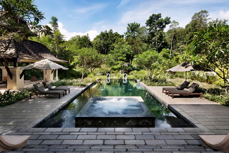 Esquecer os problemas e relaxar é tarefa fácil para quem curte a área da piscina do Four Seasons Resort Chiang Mai, na Tailândia - Divulgação - Divulgação/Rota de Férias/ND