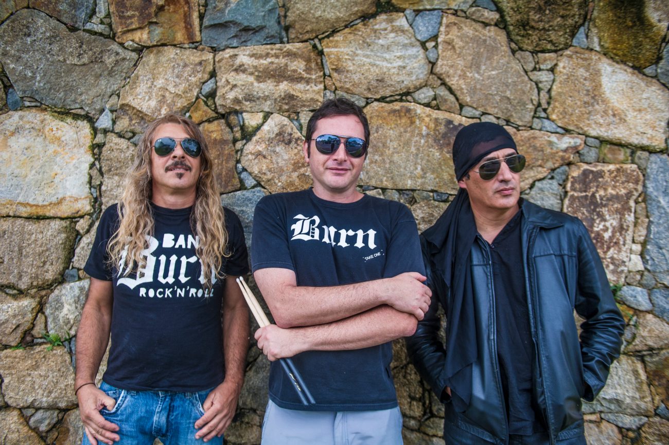 Os shows do Grupo Burn eram marcados pelo uso de efeitos visuais e pirotécnica ainda nos anos 80. A equipe inicial era formada pelos irmãos Márcio Silva e Vitor Célsio e outros membros que ajudavam a construir os cenários de shows e efeitos técnicos. Nos últimos anos, o grupo fez apresentações em festivais como o Rural Rock Festival. O produtor musical Duda Medeiros destaca que o grupo foi um dos pioneiros do rock pesado em Santa Catarina. - Eduardo Valente/ND