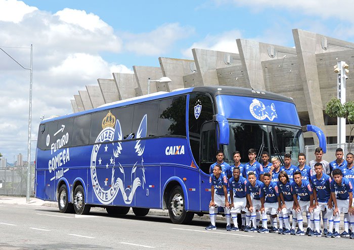 Em crise financeira, Cruzeiro viajará de ônibus para Tombos, onde jogará no  sábado - Superesportes