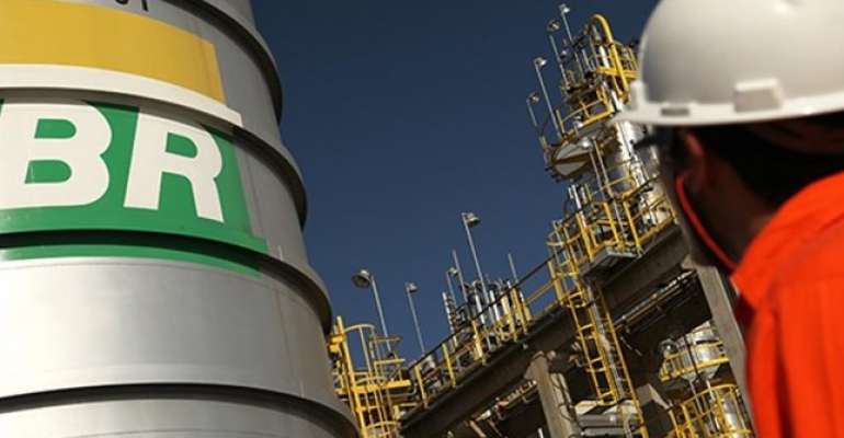 Depois da mudança na política de preço da Petrobras, a estatal acumulou alta nas ações preferenciais de 4,40% nesta terça-feira