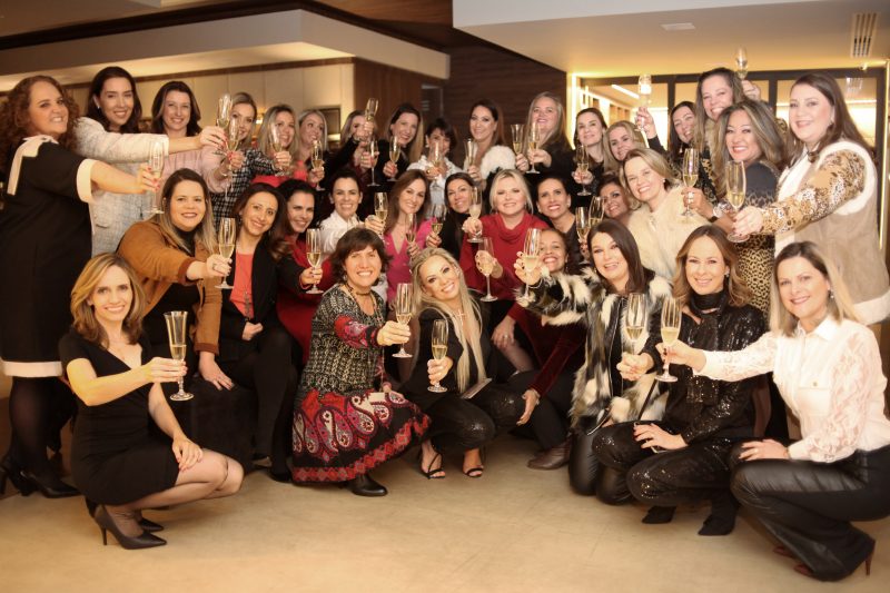 O primeiro encontro das debutantes de 1989 depois de 30 anos – Foto: Vanessa Pinho/Divulga&ccedil;&atilde;o/ND