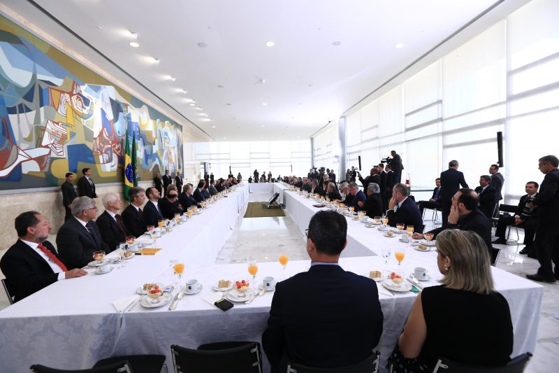 Café da manhã com o presidente Jair Bolsonaro foi produtivo para a mídia regional &#8211; Alan K/ND