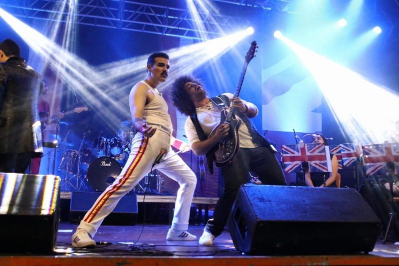 Com mais de 25 integrantes e orquestra, banda Queen Experience mistura bom e velho rock’n’roll e música erudita no Teatro Pedro Ivo – Divulgação/ND