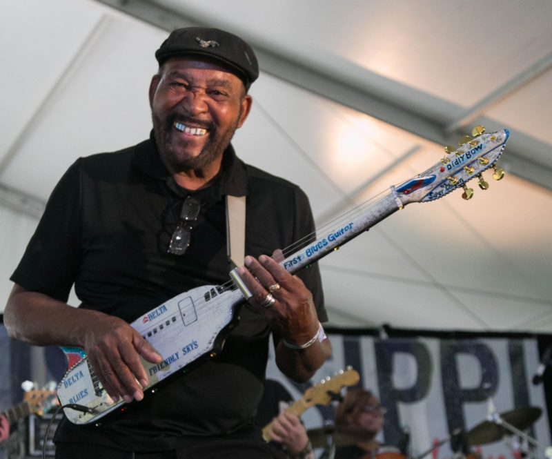 O bluesman norte americano do Mississippi Super Chikan é um dos destaques da programação – Divulgação/ND