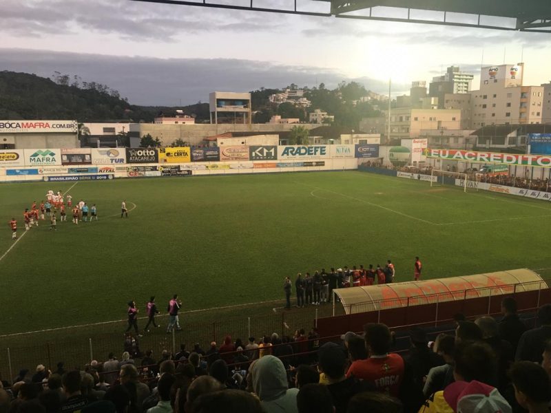 Est&aacute;dio Augusto Bauer, em Brusque, tamb&eacute;m pode voltar a receber torcida – Foto: Diogo de Souza/ND