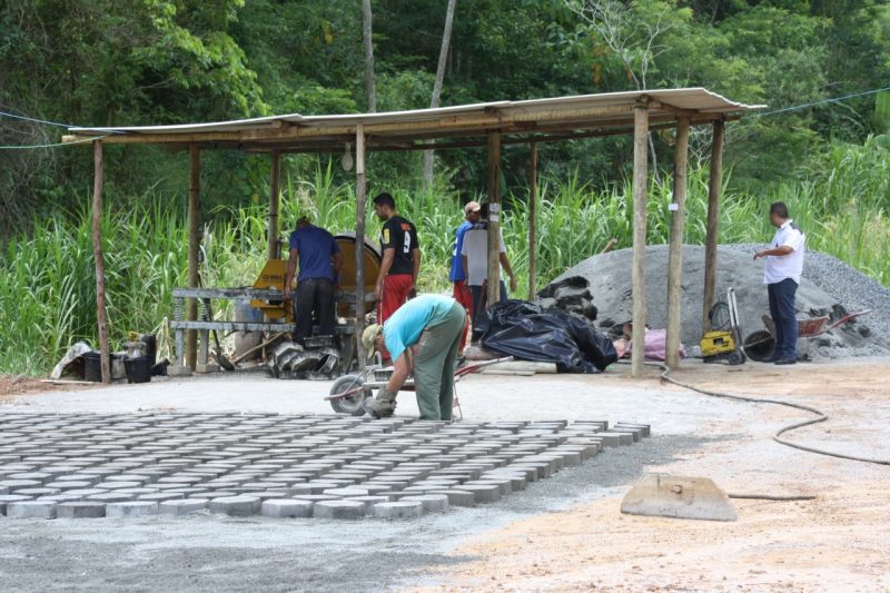 F&aacute;brica de bloquetes na Apac de Caratinga, em Minas Gerais – Fraternidade Brasileira de Assist&ecirc;ncia aos Condenados/ND