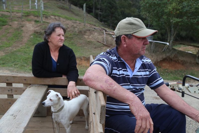 Vizinhos das v&iacute;timas relataram sobre a rotina no local ap&oacute;s o crime – Anderson Coelho/ND