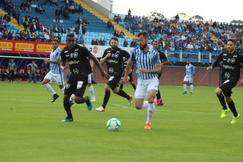 &Uacute;ltima vit&oacute;ria do Botafogo aconteceu no Brasileir&atilde;o de 2019 – Foto: Frederico Tadeu/Ava&iacute; F.C.