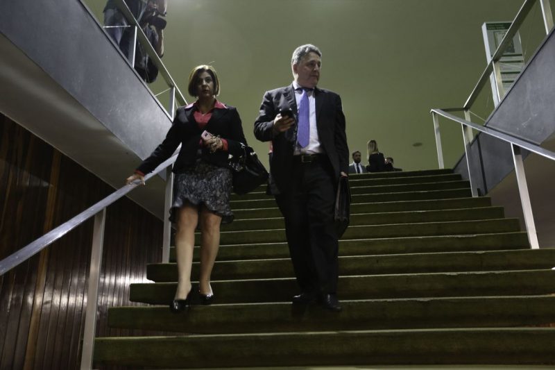Rosinha e Garotinho foram presos na terça-feira na Operação Secretum Domus, deflagrada no Rio de Janeiro e em Campos dos Goytacazes, pelo MPRJ – Fabio Rodrigues Pozzebom/Agência Brasil/ND