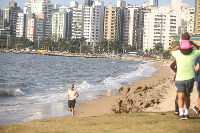 Praia da Avenida Beira Mar Norte pode se tornar op&ccedil;&atilde;o de lazer no futuro. Foto: Anderson Coelho/ND