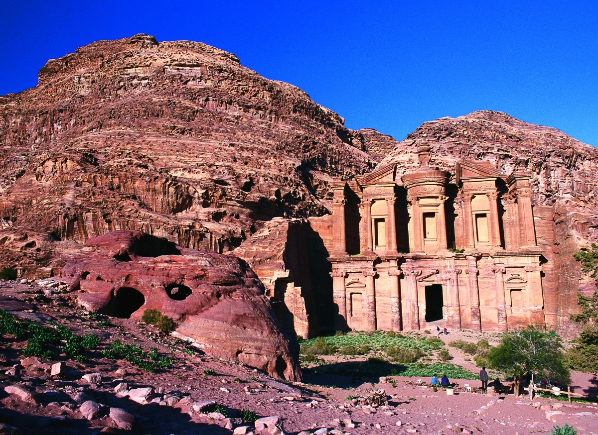 Petra, Jordânia - É preciso ao menos dois dias para visitar a cidade, que conta com diversas outras construções imponentes, a exemplo do Monastério - Divulgação - Divulgação/Rota de Férias/ND