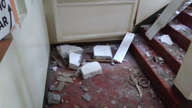 Destro&ccedil;os tamb&eacute;m ca&iacute;ram em uma escada – Defesa Civil/Divulga&ccedil;&atilde;o/ND