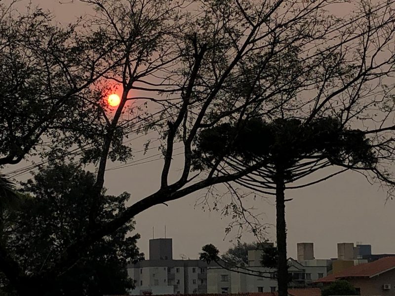 P&ocirc;r do sol de ter&ccedil;a-feira em Chapec&oacute; – Willian Ricardo/ND