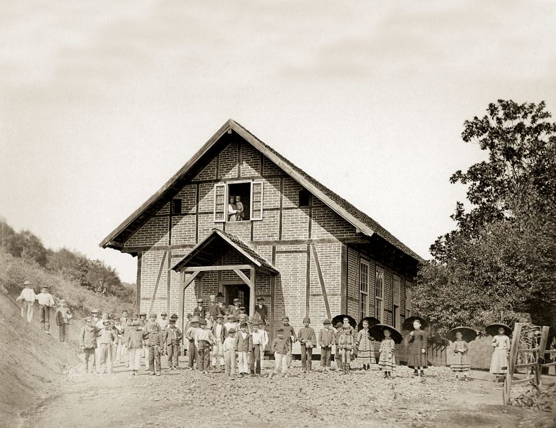 As obras de Gilberto Gerlach remontam o período da colonização de Blumenau – Divulgação/ND