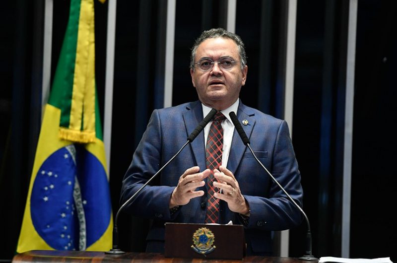 Relator Roberto Rocha apresenta parecer de reforma do Senado sem CPMF e sem desoneração – Reprodução/Senado Federal