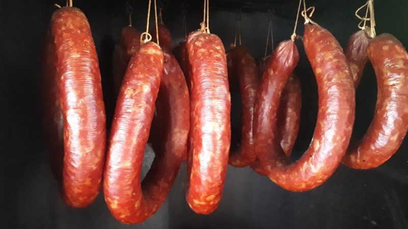 suspeito teria furtado o alimento e escondido nas roupas – Foto: Imagem/Internet