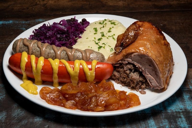 Mais que turismo, comer e beber em Blumenau &eacute; a liga&ccedil;&atilde;o com a cultura de s&eacute;culos&nbsp; – Foto: Divulga&ccedil;&atilde;o/ND