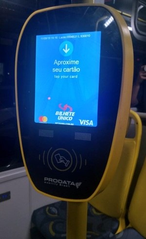 Passagem de ônibus poderá ser paga com cartões de crédito e débito em sp