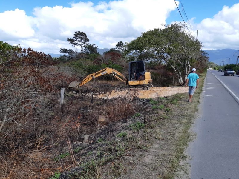A terra para o aterro de ruas foi retirada pela prefeitura de Palho&ccedil;a – Divulga&ccedil;&atilde;o/ND