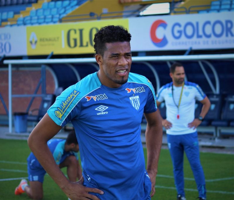 Zagueiro Bet&atilde;o, aos 36 anos, j&aacute; conquistou dois acessos com o Ava&iacute;; atleta conhece os atalhos no campo e na competi&ccedil;&atilde;o – Foto: Andr&eacute; Palma Ribeiro/Ava&iacute; F. C.