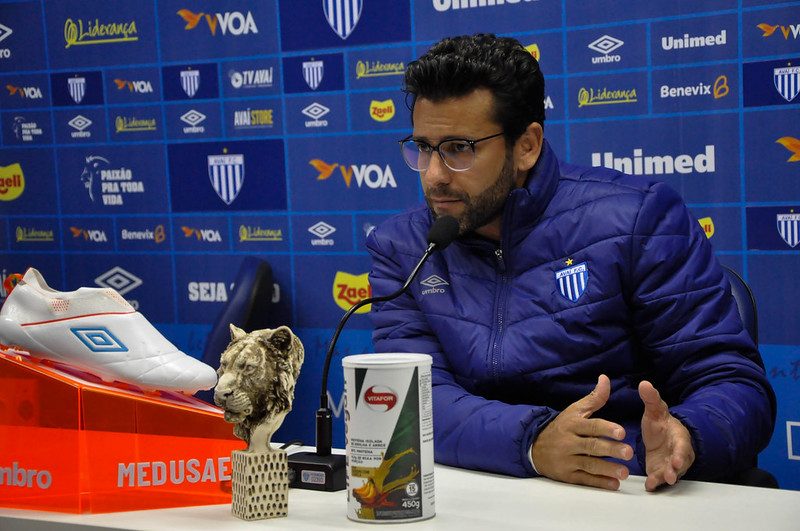 Alberto Valentim como treinador do Ava&iacute;.&nbsp; – Foto: Avai FC/divulga&ccedil;&atilde;o