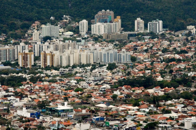 Somente um bairro de Florianópolis não tem casos ativos da Covid-19 – Foto: Flávio Tin/Arquivo/ND