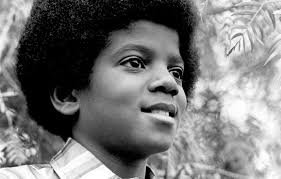 Michael Jackson começou sua carreira aos nove anos tocando junto com os irmãos, no Jackson 5. Na Motown Records, eles ficariam mundialmente famosos, entre eles, o caçula MJ - Divulgação/ND