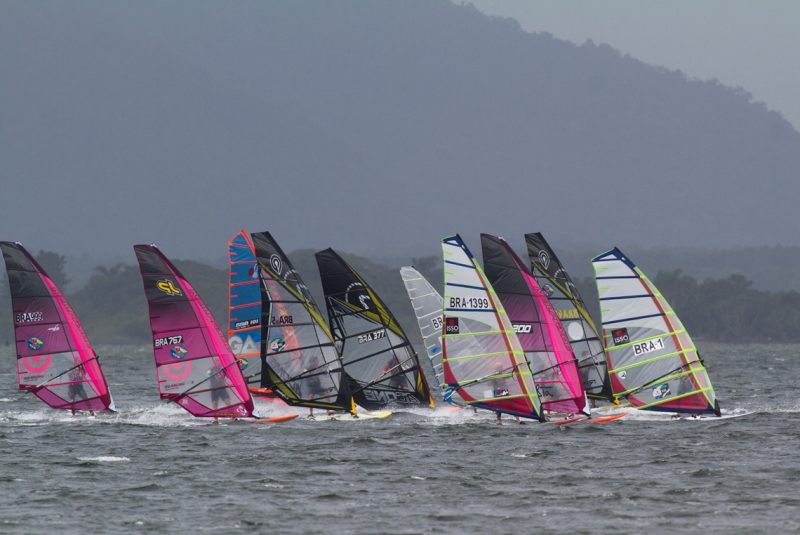 Velejadores estarão presentes na Praia da Ponta do Papagaio, em Palhoça, na Grande Florianópolis - Divulgação/James Thisted