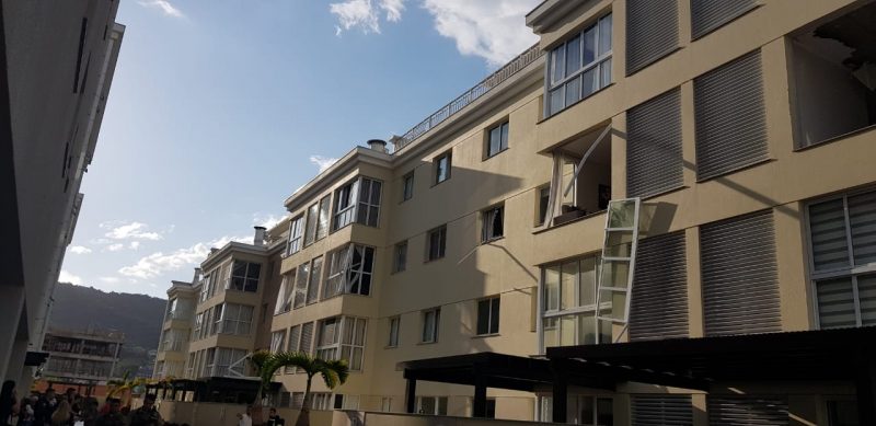 Explos&atilde;o aconteceu no terceiro andar do pr&eacute;dio, onde Ademir morava – Foto: Pol&iacute;cia Militar/Divulga&ccedil;&atilde;o/ND