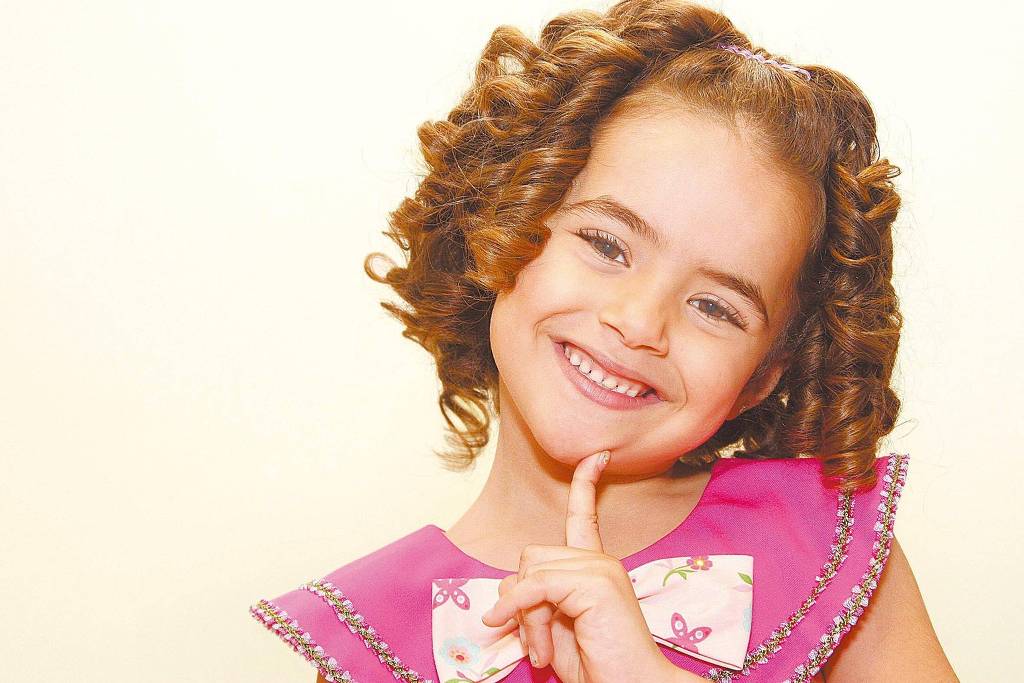 Maísa Silva era figura garantida em programas de auditório no formato show de calouros. A menina cantava, dançava e atuava já aos quatro anos. Em 2012, ela interpretou Valéria na novela Carrossel. - Divulgação/SBT