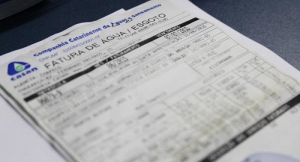 Consumidores t&ecirc;m fornecimento de &aacute;gua pela Casan interrompido sem aviso pr&eacute;vio – Foto: Aresc/Divulga&ccedil;&atilde;o/ND