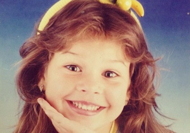 Fernanda Souza estreou na televisão interpretando a órfã Mili na novela Chiquititas. Conhecida pelo humor, Fernanda se consagrou em produções cômicas como em “Alma Gêmea” e “Toma Lá da Cá”. - Reprodução/Instagram