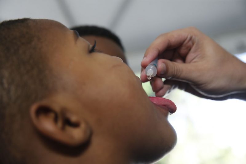 Campanha para atualização da Caderneta de Vacinação da Criança e do Adolescente vai até o dia 29 de outubro &#8211; Foto: Fernando Frazão/Agência Brasil